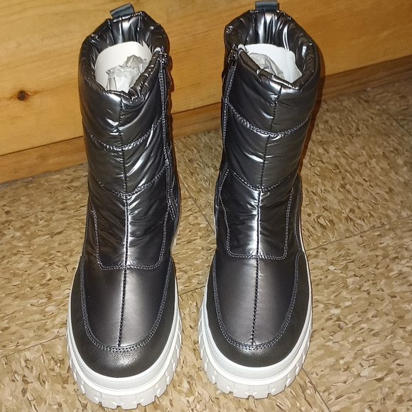 Platform Quilted Winter Boots - Picture 2 of 12